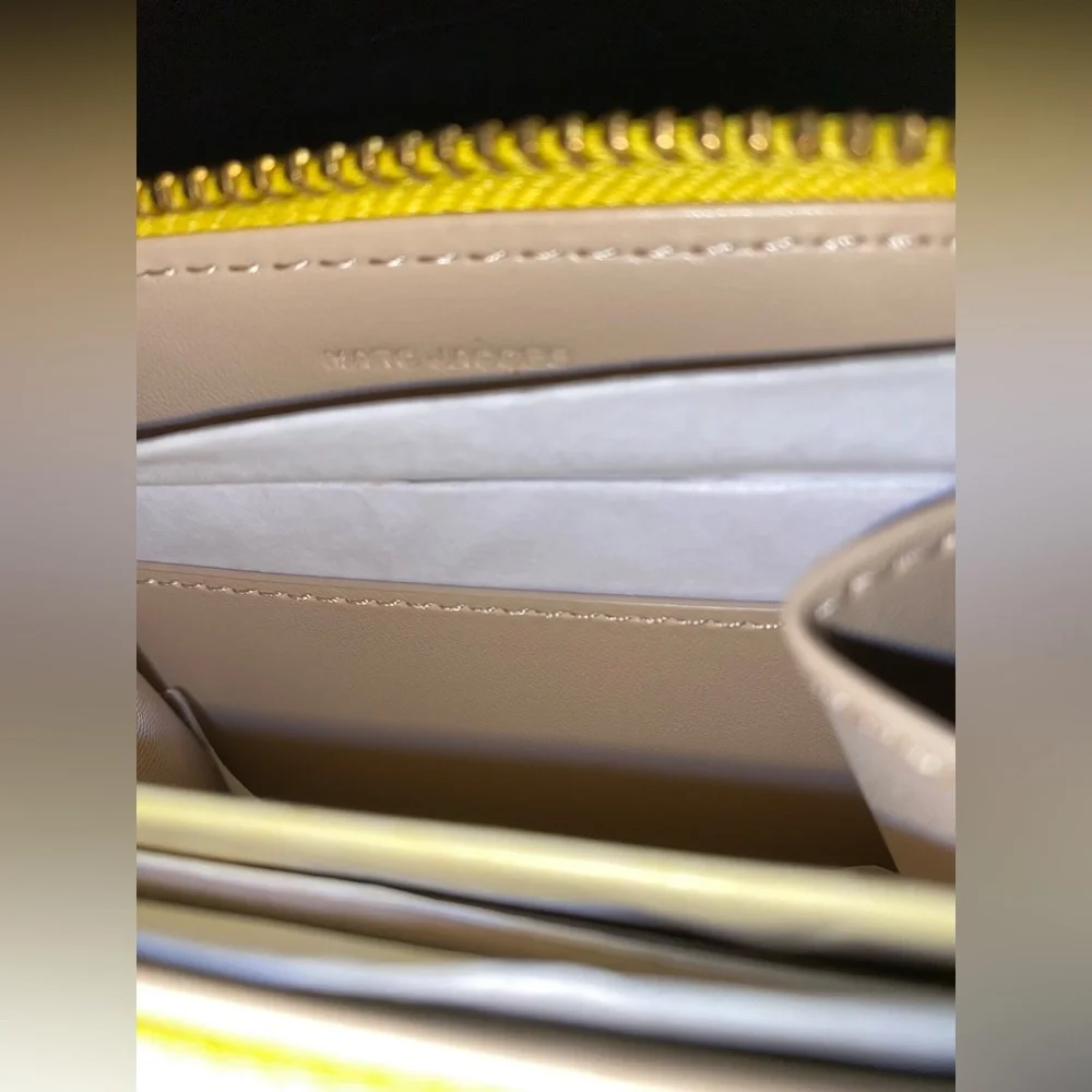 Marc Jacobs The Leather zip-around wallet (sun)